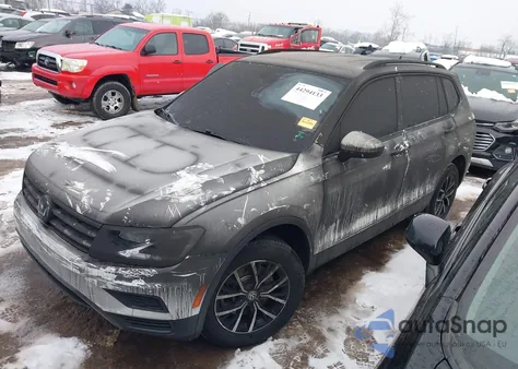 2021 Volkswagen Tiguan 2.0T Se/2.0T Se R-Line Black/2.0T Sel z USA, uszkodzony, nr VIN 3VV2B7AX7MM111494